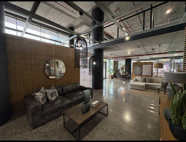 1,038M² RETAIL TO LET IN FORESHORE